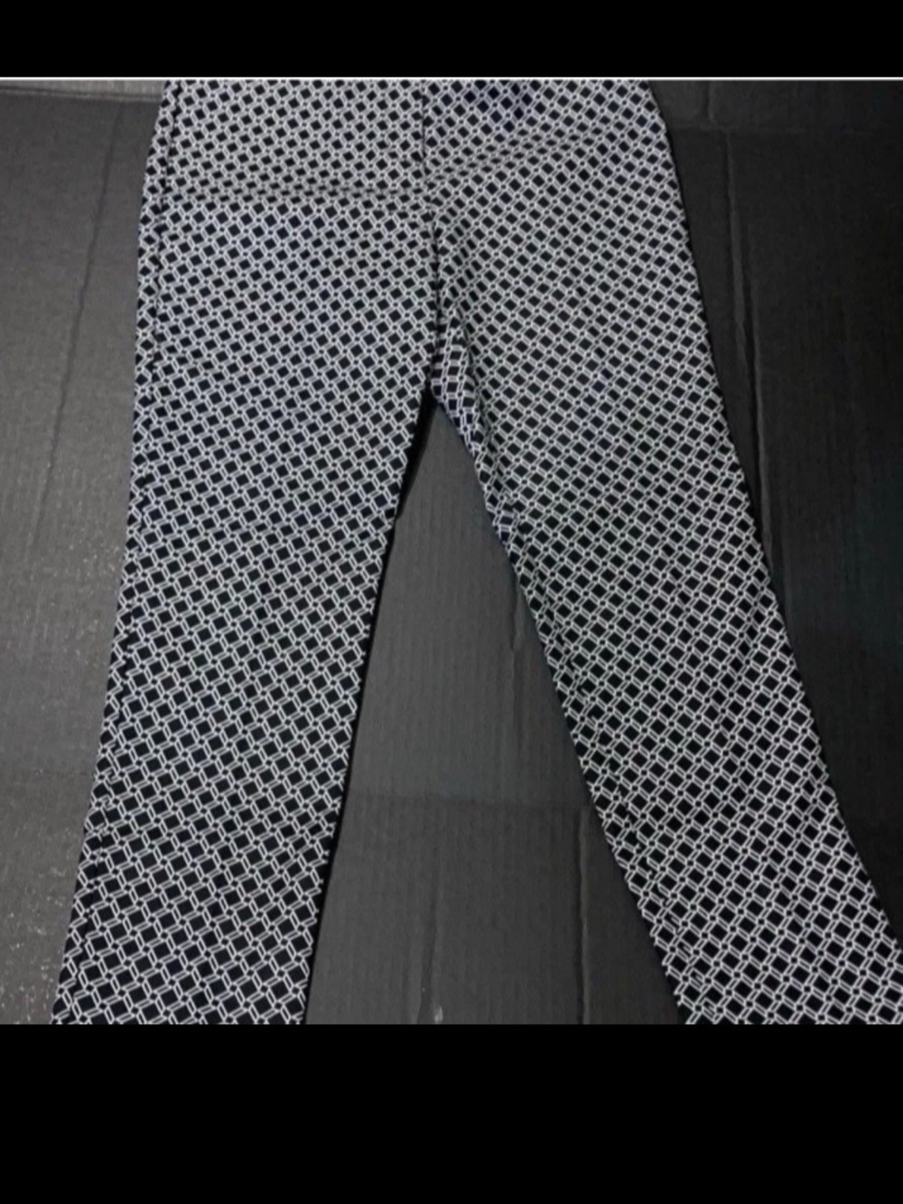 Liz Claiborne Black & White Geometric Skinny Pants